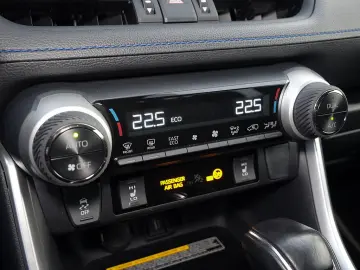 TOYOTA RAV 4 2.5 Hybrid Style Selection