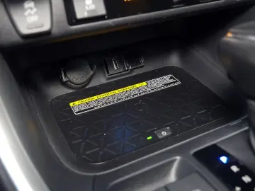 TOYOTA RAV 4 2.5 Hybrid Style Selection