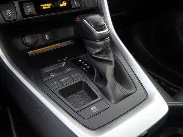 TOYOTA RAV 4 2.5 Hybrid Style Selection