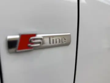 AUDI Q3 Sportback 45 TFSI e S-LINE ACC PANO RFK MATRI