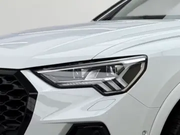 AUDI Q3 Sportback 45 TFSI e S-LINE ACC PANO RFK MATRI