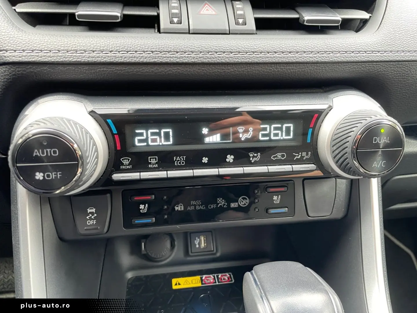 TOYOTA RAV 4 2.5 4x2 Hybrid Lounge  Leder 360  JBL 4xSH