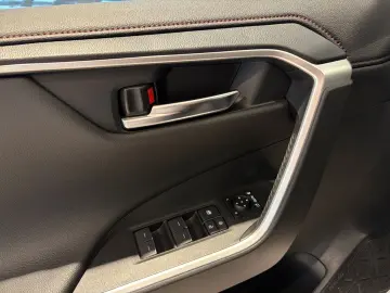 TOYOTA RAV 4 Plug-in Hybrid Comfort HUD SHZ Kamera ACC