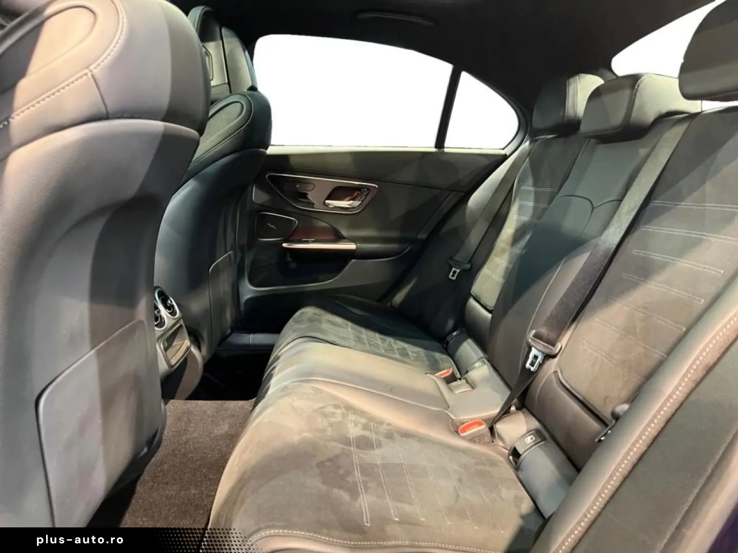 MERCEDES-BENZ C 300 4matic AMG AMG MBUX Night Pano