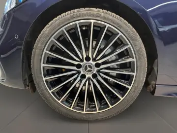 MERCEDES-BENZ C 300 4matic AMG AMG MBUX Night Pano