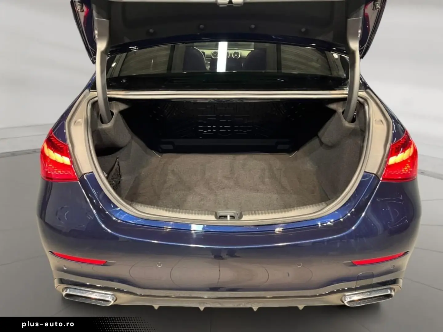 MERCEDES-BENZ C 300 4matic AMG AMG MBUX Night Pano