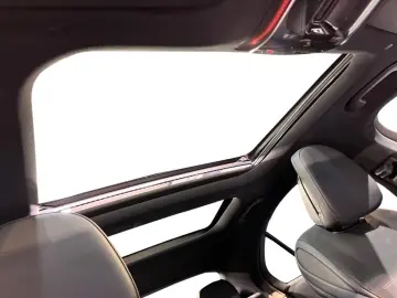 MERCEDES-BENZ C 300 4matic AMG AMG MBUX Night Pano