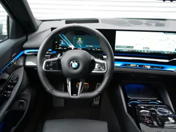 BMW 520d xDrive M Sport ICONIC 360 HUD MEMO H&K KEY