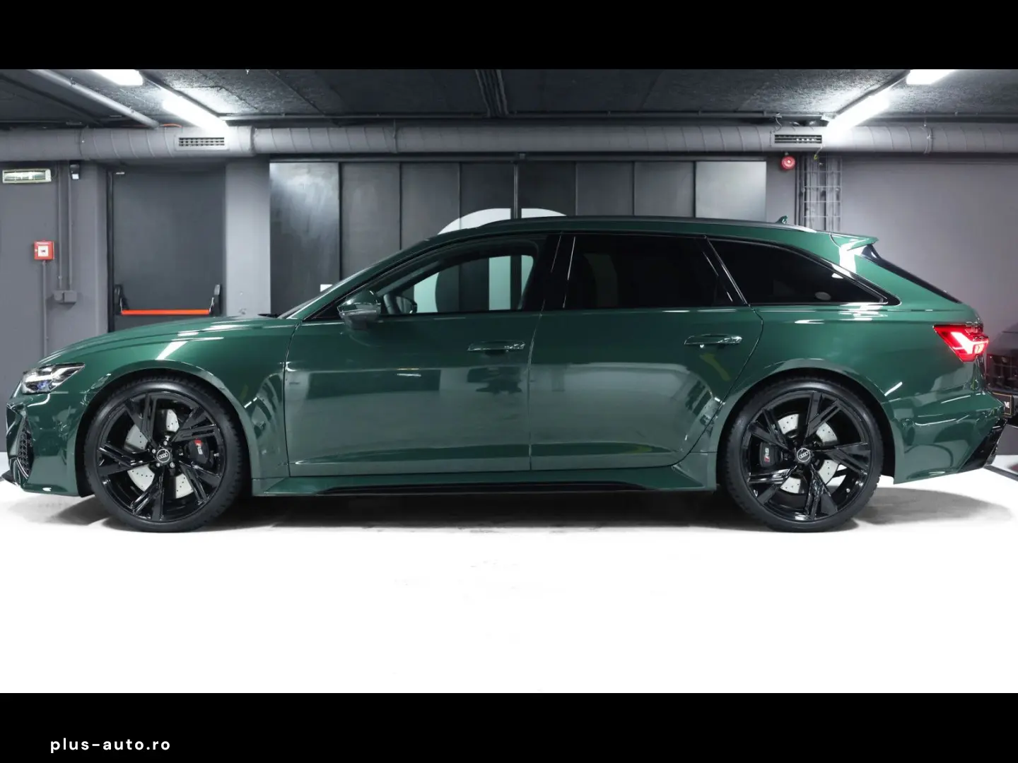 AUDI RS6 AVANT PERFORMANCE INDIVIDUAL GOODWOOD GREEN