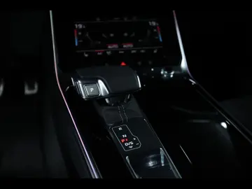 AUDI RS6 AVANT PERFORMANCE INDIVIDUAL GOODWOOD GREEN