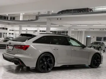 AUDI RS 6 Avant TFSI quattro HUD Pano Keramik 305km h