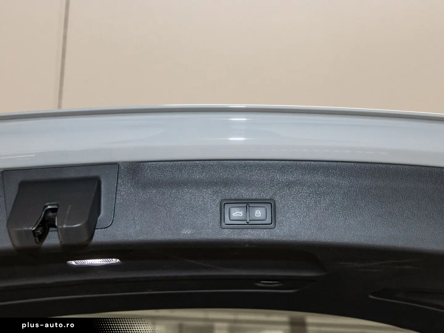 AUDI RS 6 Avant TFSI quattro HUD Pano Keramik 305km h