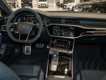 AUDI RS 6 Avant TFSI quattro HUD Pano Keramik 305km h