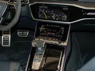 AUDI RS 6 Avant TFSI quattro HUD Pano Keramik 305km h