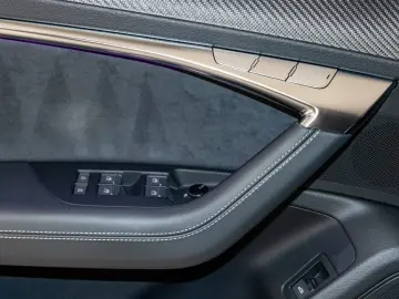 AUDI RS 6 Avant TFSI quattro HUD Pano Keramik 305km h