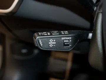 AUDI RS 6 Avant TFSI quattro HUD Pano Keramik 305km h