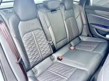 AUDI RS6 AVANT QUATTRO PANO VOLL AHK