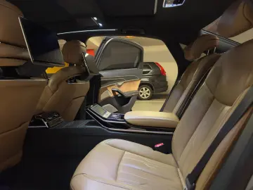 AUDI A8 L 60 TFSI e quattro tiptronic -