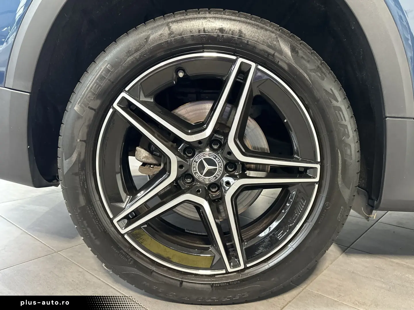 MERCEDES-BENZ GLB 220d 4Matic AMG-Line NAV LED PANO AHK 360