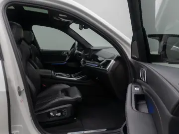 BMW X7 M60i xD 360 SkyLounge Individual-Voll 23Zoll