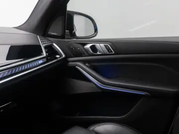 BMW X7 M60i xD 360 SkyLounge Individual-Voll 23Zoll