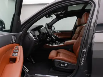 BMW X5 xD30d M Sport Panorama Kamera Laser HUD HiFi