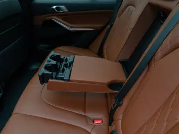 BMW X5 xD30d M Sport Panorama Kamera Laser HUD HiFi