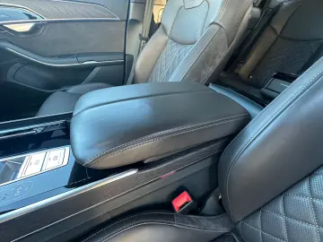 AUDI A8 50 TDI L quattro Black Edition HUD Matrix