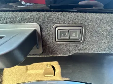 AUDI A8 50 TDI L quattro Black Edition HUD Matrix