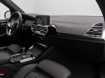 BMW X3 xD30e Leder HUD DAB Kamera Laser Sport 20Zoll