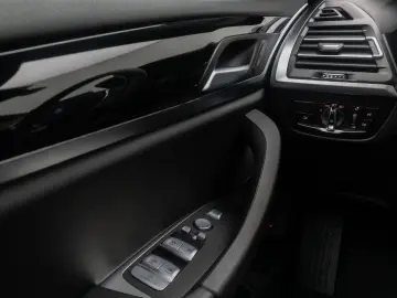 BMW X3 xD30e Leder HUD DAB Kamera Laser Sport 20Zoll