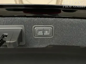 AUDI A8 60 TFSIe Quattro HUD ACC 360  4-Zonen CarPlay