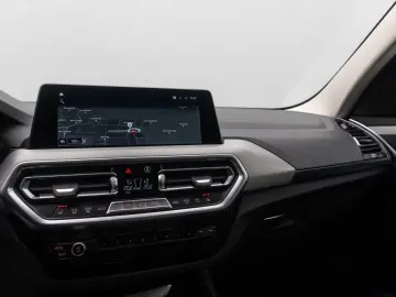 BMW X3 xD20i Kamera DAB HiFi AHK Leder Sport 21Zoll