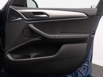 BMW X3 xD20i Kamera DAB HiFi AHK Leder Sport 21Zoll