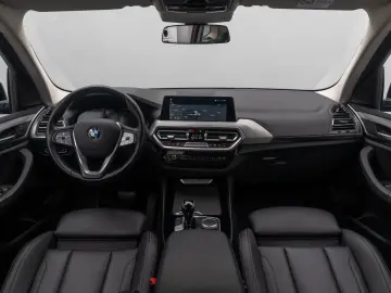 BMW X3 xD20i Kamera DAB HiFi AHK Leder Sport 21Zoll