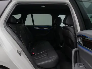 BMW 530d xD M Sport DAB Kamera HUD Laser 4 Klima 19