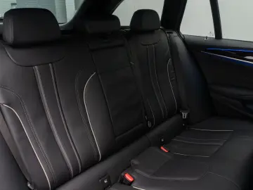 BMW 530d xD M Sport DAB Kamera HUD Laser 4 Klima 19