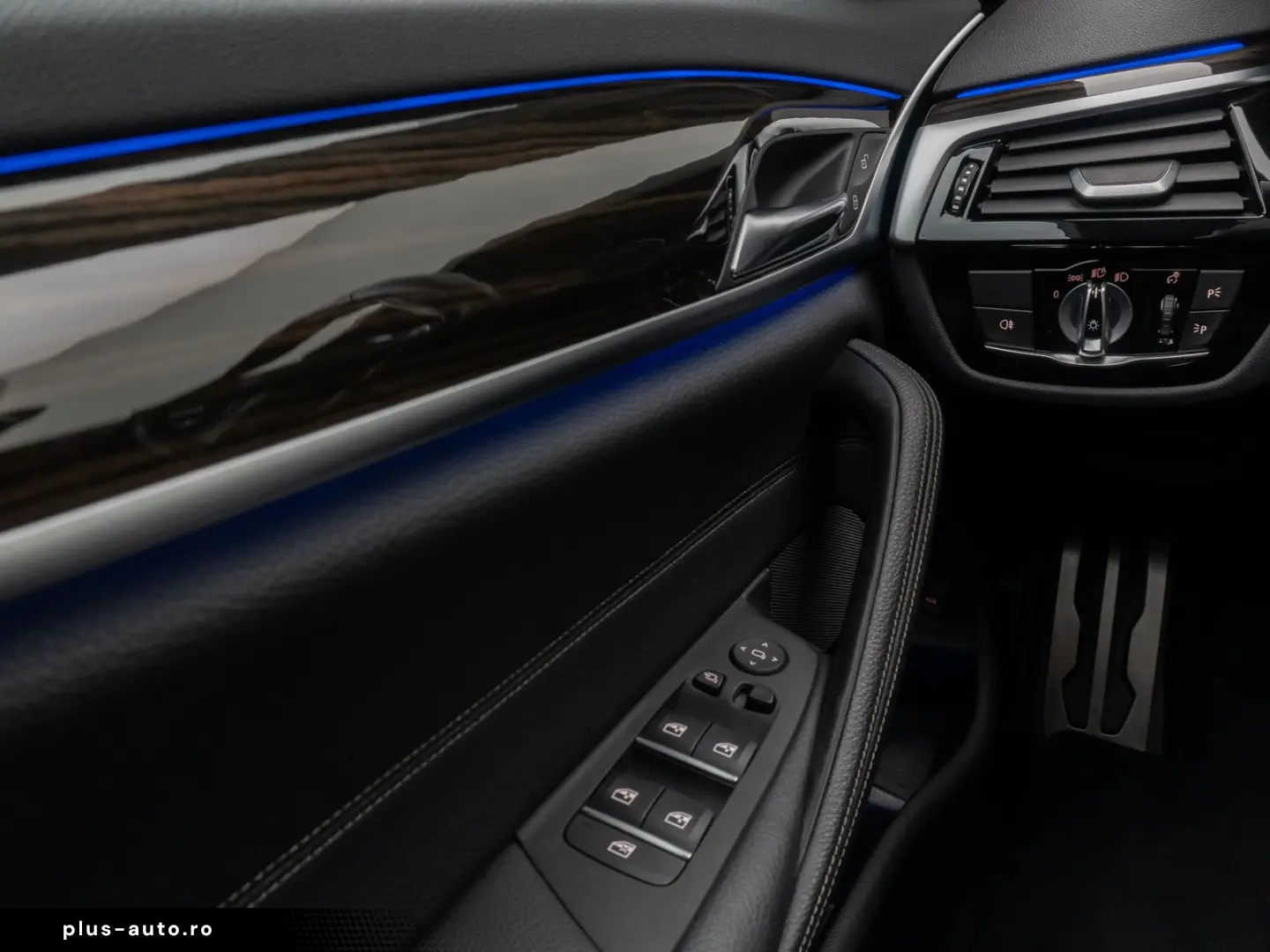 BMW 530d xD M Sport DAB Kamera HUD Laser 4 Klima 19