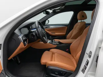 BMW 530d xD M Sport Panorama Kamera Laser HUD HiFi