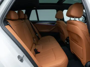 BMW 530d xD M Sport Panorama Kamera Laser HUD HiFi