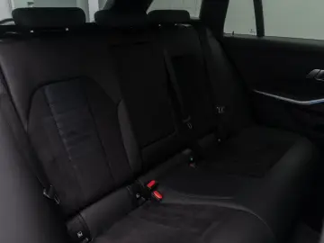 BMW 330e M Sport HUD H K DAB Kamera Alarm AHK 19Zoll