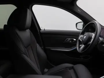 BMW 330e M Sport Kamera DAB H K DrivA Stop&Go 19Zoll