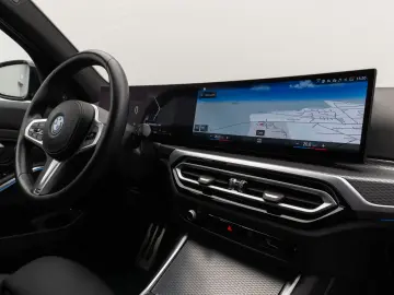 BMW 330e M Sport Kamera DAB H K DrivA Stop&Go 19Zoll