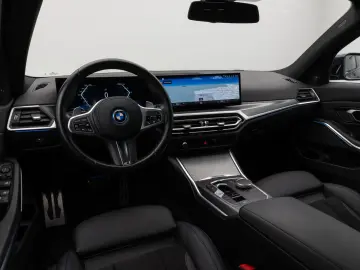 BMW 330e M Sport Kamera DAB H K DrivA Stop&Go 19Zoll