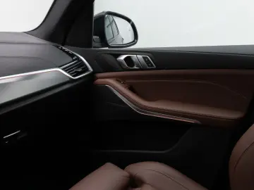 BMW X5 xD30d M Sport Kamera HUD DAB HiFi AHK Alarm