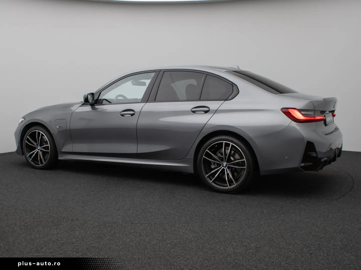 BMW 330e M Sport Kamera HUD DAB H K DrivAssis 19Zoll