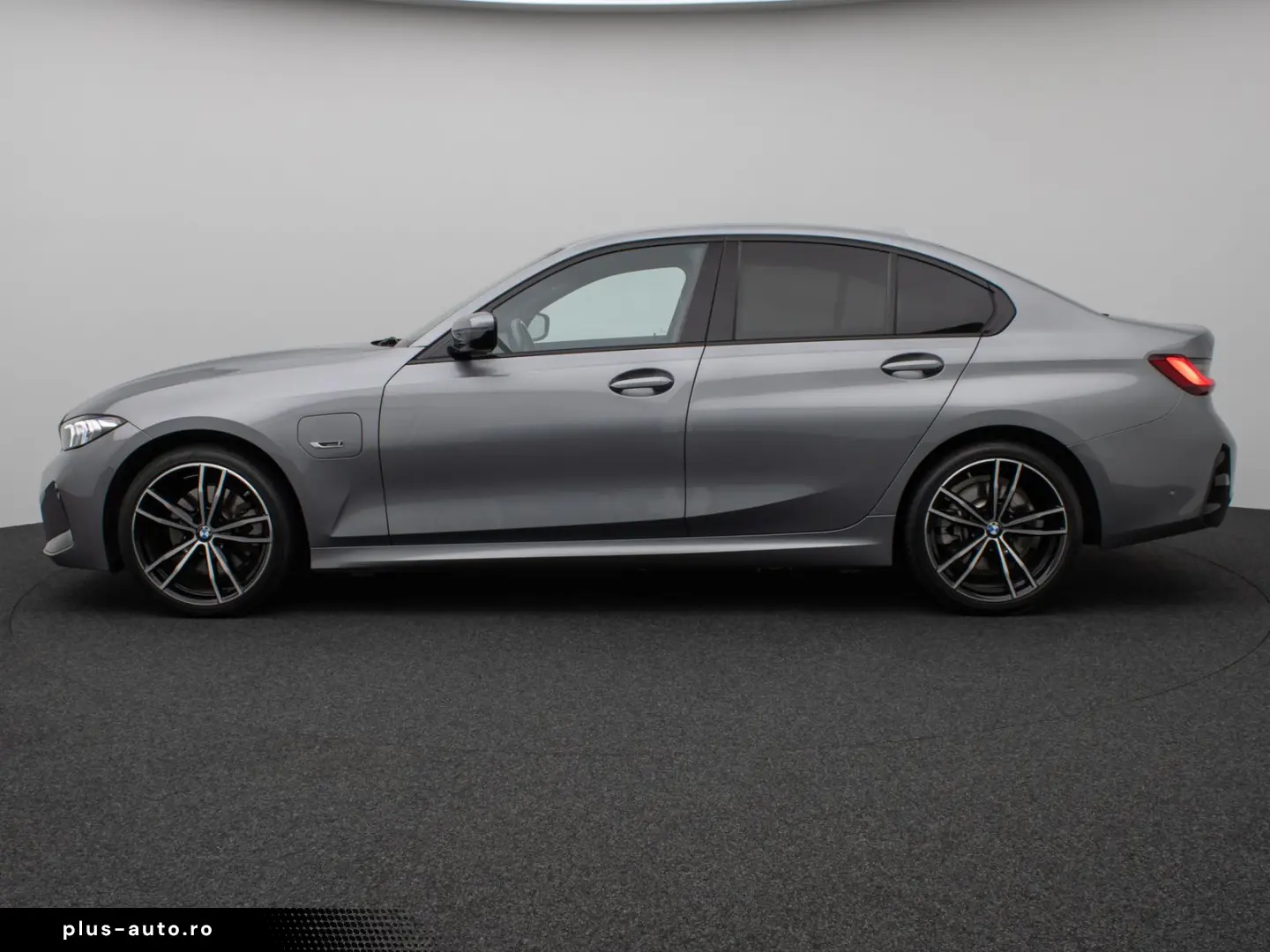 BMW 330e M Sport Kamera HUD DAB H K DrivAssis 19Zoll