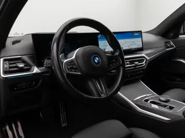 BMW 330e M Sport Kamera HUD DAB H K DrivAssis 19Zoll