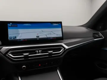 BMW 330e M Sport Kamera HUD DAB H K DrivAssis 19Zoll
