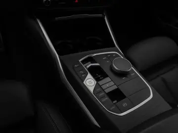 BMW 330e M Sport Kamera HUD DAB H K DrivAssis 19Zoll